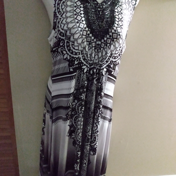 World Unity Dresses & Skirts - NWT beautiful maxi dress